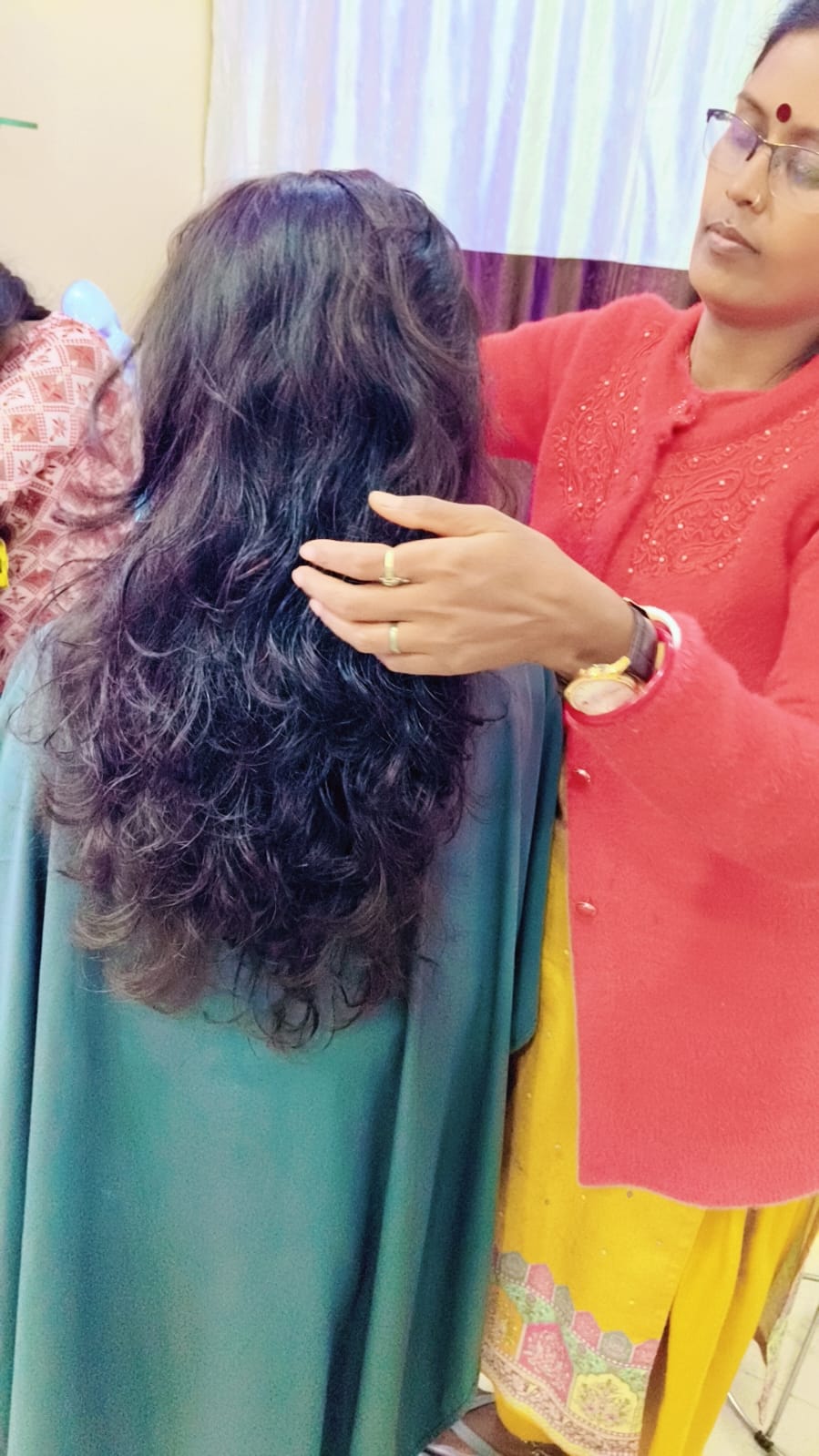 Expressions salon real transformation moment 11