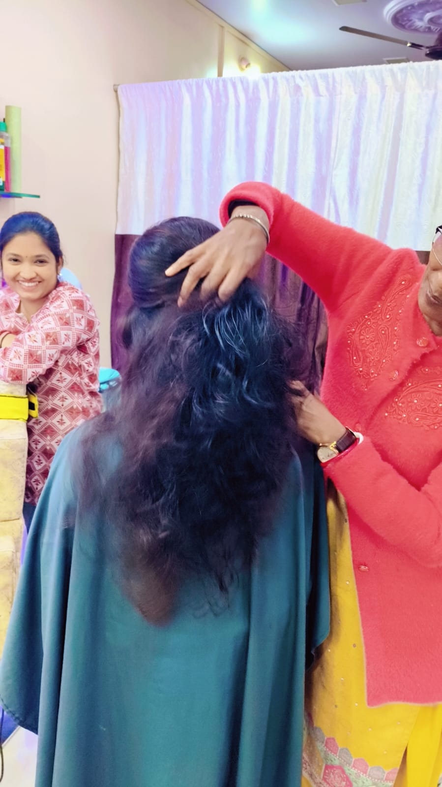 Expressions salon real transformation moment 16