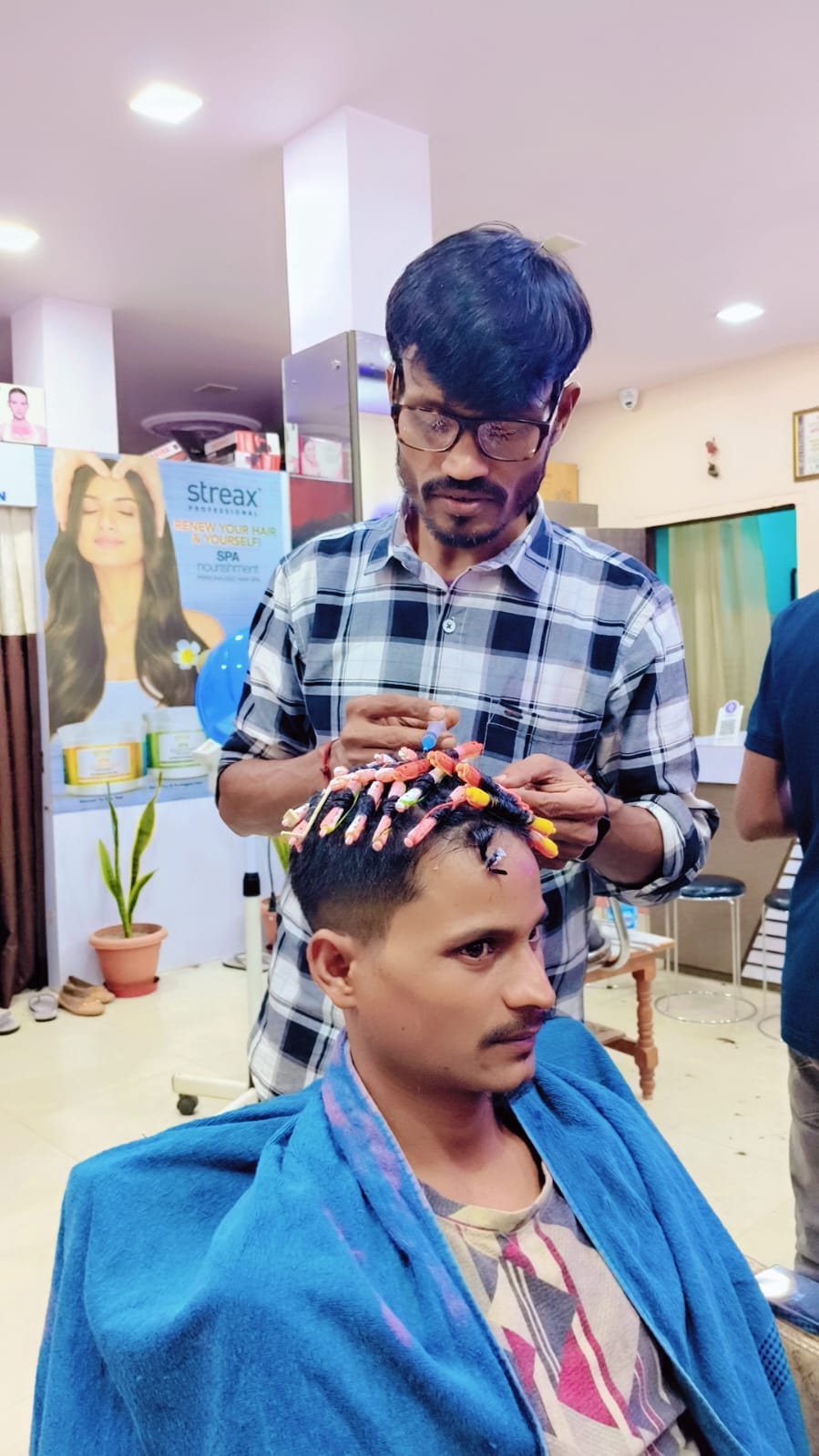 Expressions salon real transformation moment 33