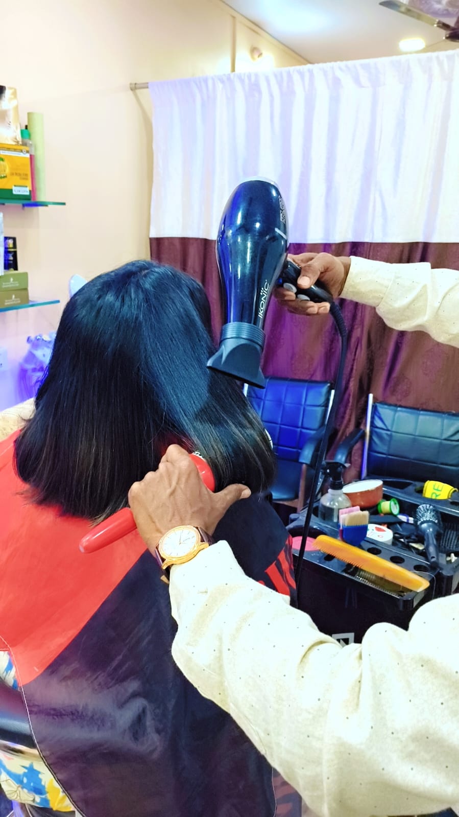 Expressions salon real transformation moment 44
