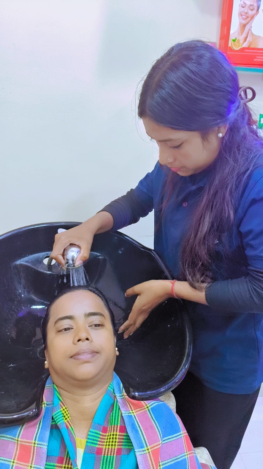 Expressions salon real transformation moment 53