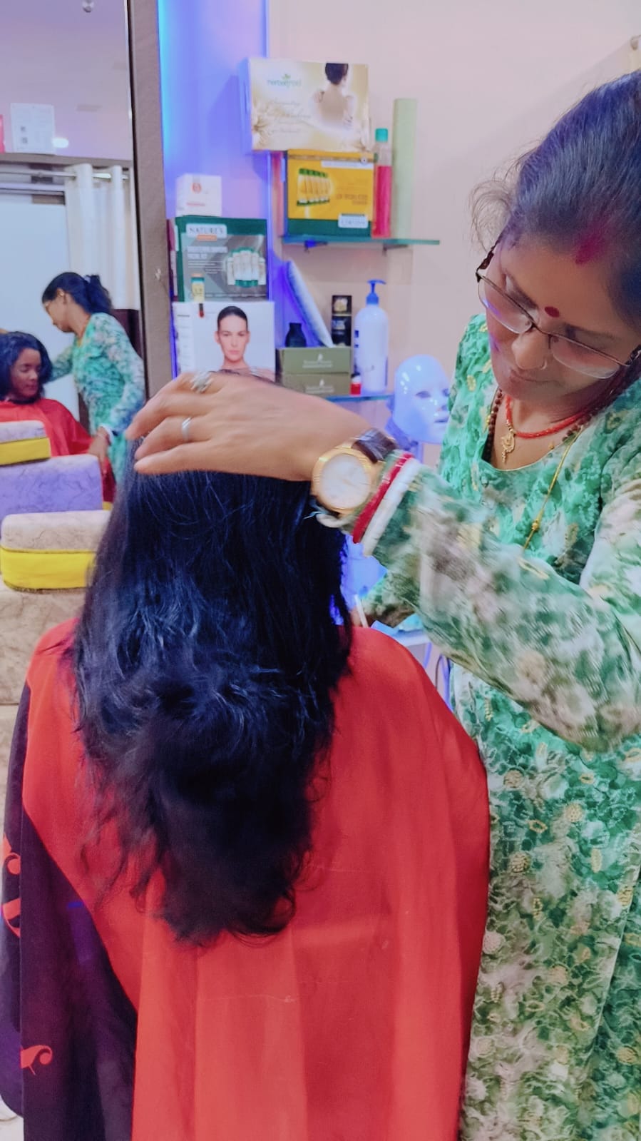 Expressions salon real transformation moment 69