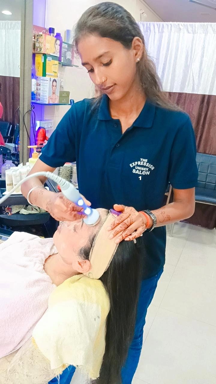 Expressions salon real transformation moment 81