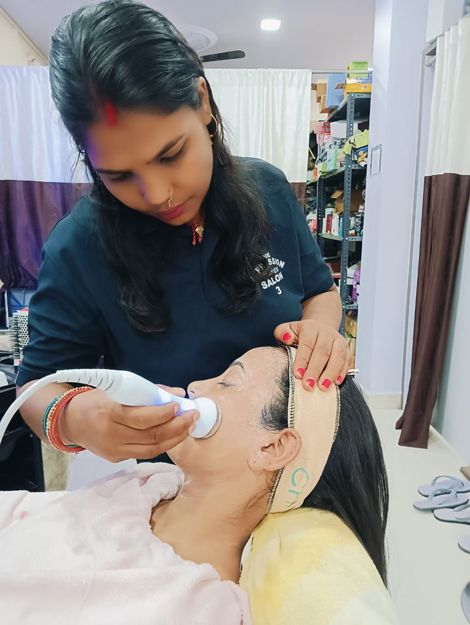 Advanced skin device treatment in progress